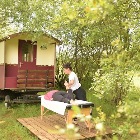 La Roulotte Couzotte Guest House Couze-et-Saint-Front Ngoại thất bức ảnh